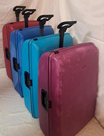 Carlton Grote koffer 80:cm cijferslot adreslabel gemaakt van beschikbaar voor biedingen