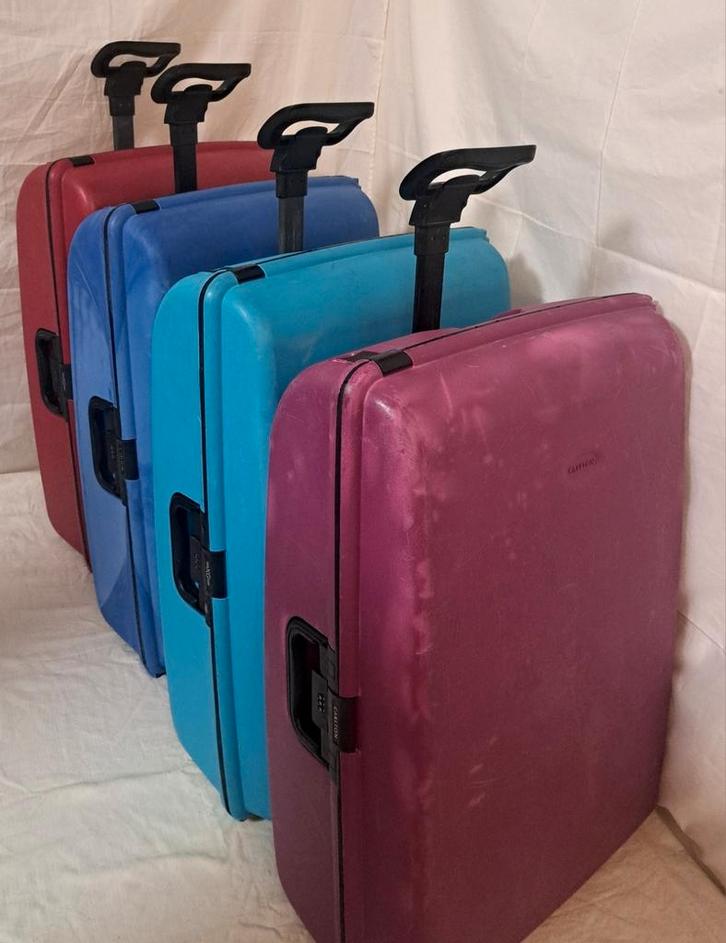 Carlton Grote koffer 80:cm cijferslot adreslabel gemaakt van, Sieraden, Tassen en Uiterlijk, Koffers, Zo goed als nieuw, Hard kunststof