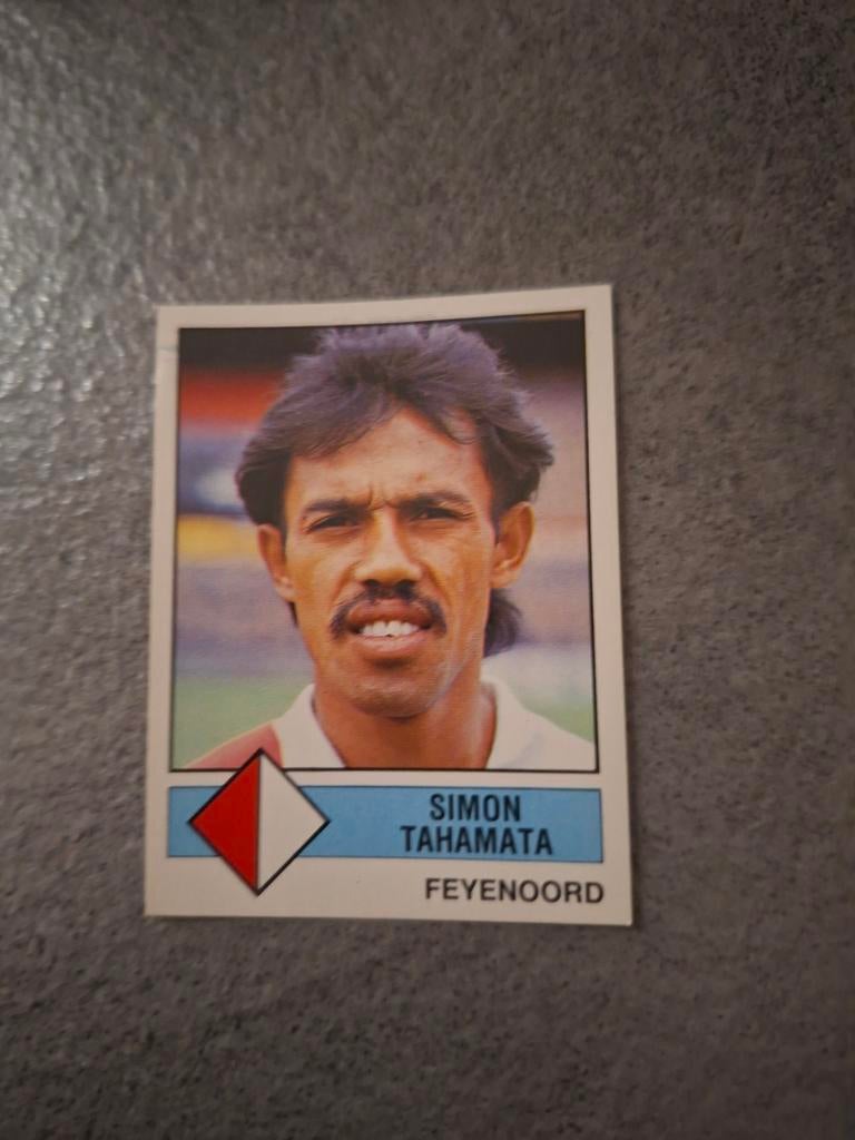 Panini sticker Voetbal 87. Speler Simon Tahamata Feyenoord., Verzenden, Zo goed als nieuw, Sticker