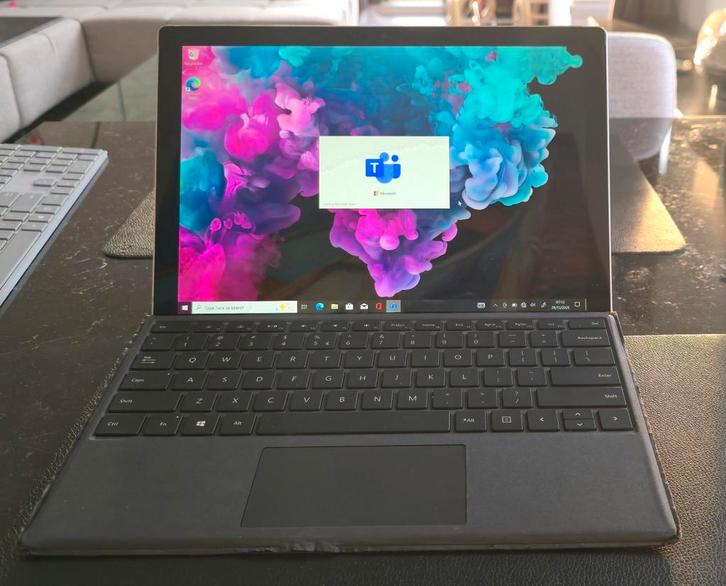 Surface Pro (5e Gen) - Zeer Nette Staat + 2 Toetsenborden, Computers en Software, Windows Laptops, Zo goed als nieuw, 12 inch