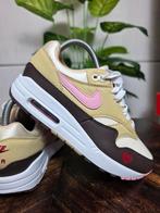 Nike Air Max 1 Valentine's Day maat 38, Kleding | Dames, Schoenen, Bruin, Nike, Ophalen of Verzenden, Nike