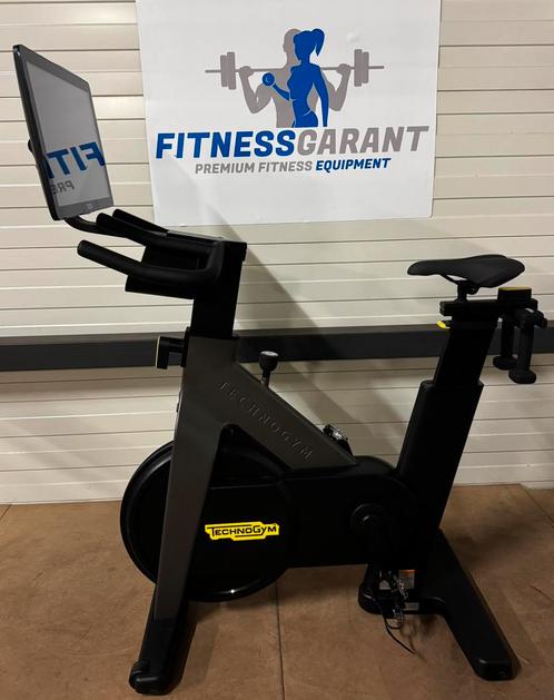 NIEUW Technogym Upright Bike Interactive Live 22 inch Fiets, Sport en Fitness, Fitnessmaterialen, Nieuw, Overige typen, Ophalen