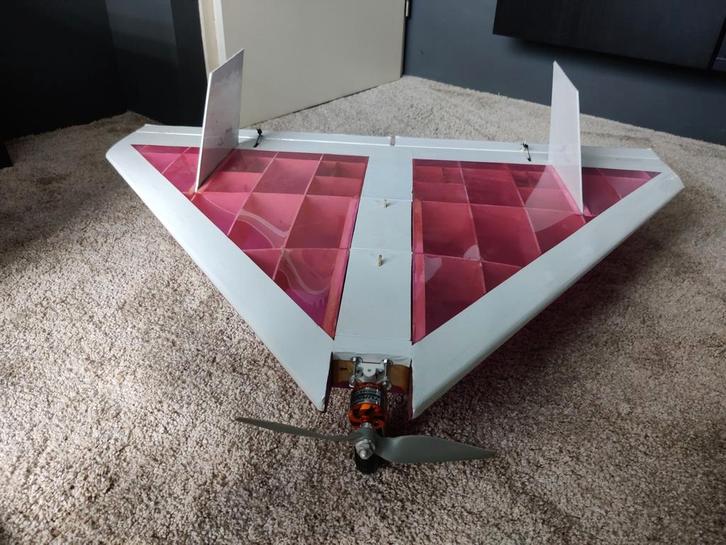 Laser arrow (balsa), Hobby en Vrije tijd, Modelbouw | Radiografisch | Vliegtuigen, Gebruikt, Elektro, Ophalen