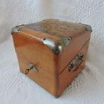 Antiek kistje hout drankkistje mooi gedecoreerd doos sleutel, Antiek en Kunst, Curiosa en Brocante, Ophalen of Verzenden