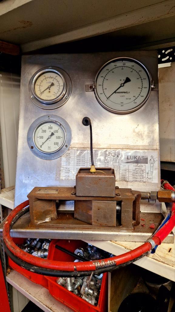 Van alles wat, ENERPAC,bar meter,handpompen,vertielblok.enz., Zakelijke goederen, Overige Zakelijke goederen, Ophalen