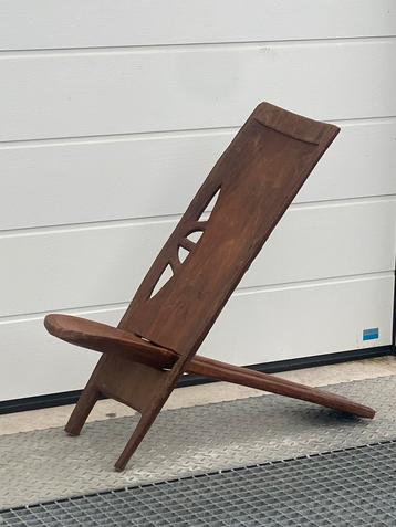 Afrikaanse palaver stoel, hardhout, mooi bewerkt, boho stijl beschikbaar voor biedingen