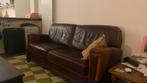 Bruine leren bank, Huis en Inrichting, Banken | Bankstellen, Ophalen, Gebruikt, 150 tot 200 cm, Tweepersoons