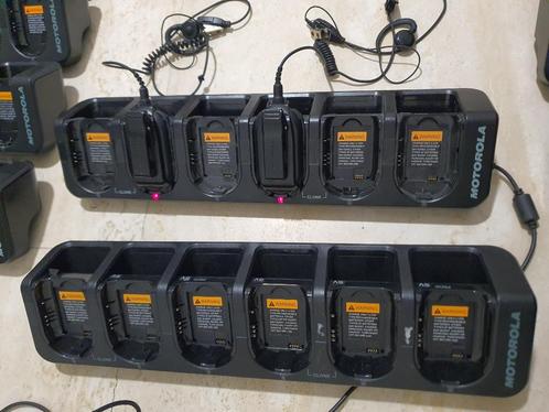 Motorola Multilader voor CLP446 & CLP446E, Telecommunicatie, Portofoons en Walkie-talkies, Gebruikt, Ophalen