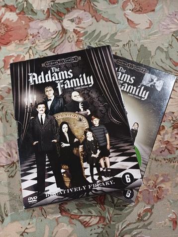DVD: The Addams Family - seizoen 1 en 2 beschikbaar voor biedingen