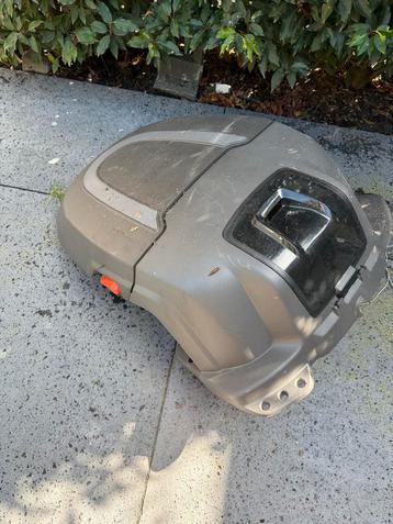 Gardena Garage Robotmaaier beschikbaar voor biedingen