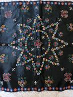 2 kleedjes van Staphorster stipwerk, Ophalen of Verzenden