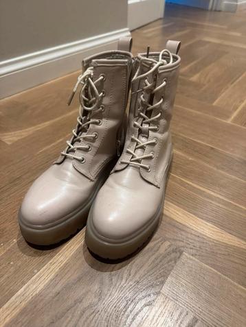 Veterlaarsjes dames beige, maat 38 beschikbaar voor biedingen
