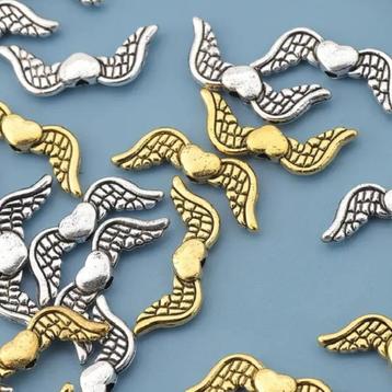 20x gevleugelde hartjes (20x8mm) metaal mix beschikbaar voor biedingen