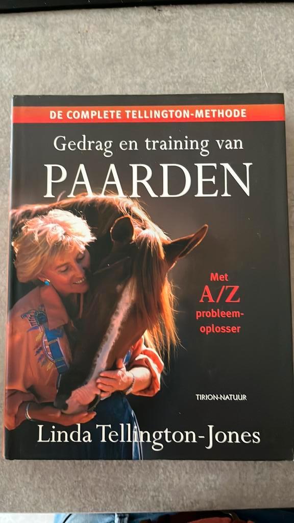 Het Ultieme boek over Gedrag en training van Paarden, Boeken, Sportboeken, Zo goed als nieuw, Overige sporten, Ophalen of Verzenden