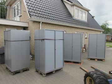 Metalen kast + 2 roldeuren, in twee maten: 193 cm of 70 hoog beschikbaar voor biedingen