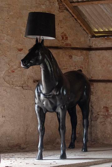 Moooi Horse Vloerlamp beschikbaar voor biedingen