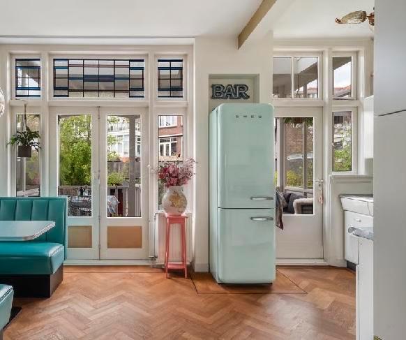 Lichtblauwe SMEG Koel-Vriescombinatie / koelkast & vrieskast, Witgoed en Apparatuur, Koelkasten en IJskasten, Gebruikt, Met vriesvak