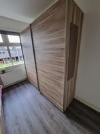 slaapkamer in goed staat. bed , kast, nachtkastje, Ophalen, Zo goed als nieuw, Tweepersoons, Houtlook