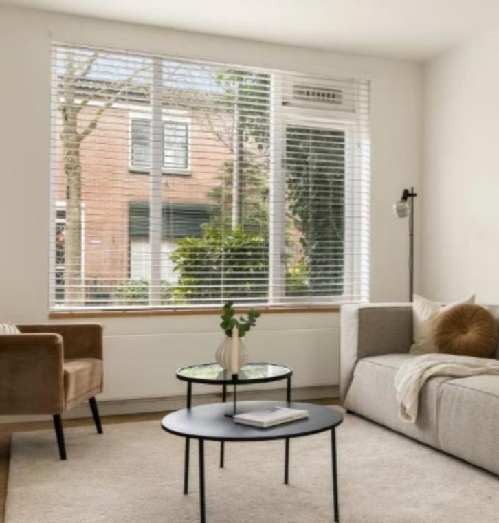 Kunststof jaloezieën, Huis en Inrichting, Stoffering | Gordijnen en Lamellen, Gebruikt, 150 tot 200 cm, 200 cm of meer, Wit, Ophalen