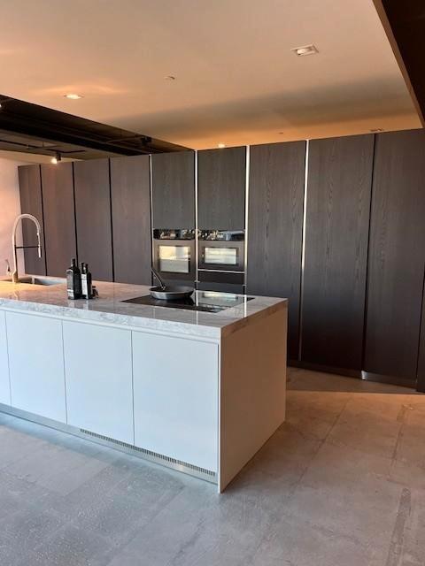 Arclinea showroomkeuken, Huis en Inrichting, Keuken | Complete keukens, Zo goed als nieuw, Overige typen, Grijs, Graniet of Steen