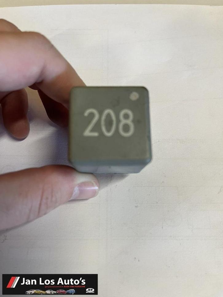 Brandstofpomp relais 208 Audi 8A0951253B, Auto-onderdelen, Elektronica en Kabels, Gebruikt, Ophalen of Verzenden