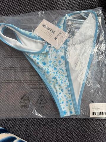 Bikini broekje maat S beschikbaar voor biedingen