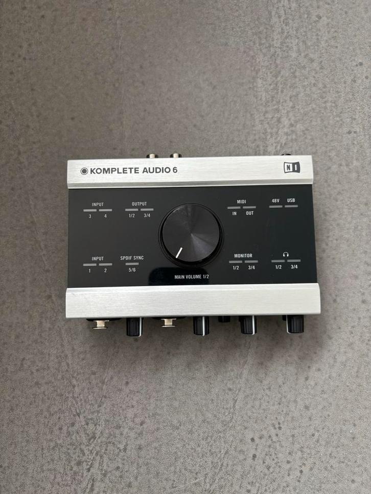 Native Instruments Komplete Audio 6, Muziek en Instrumenten, Midi-apparatuur, Zo goed als nieuw, Ophalen