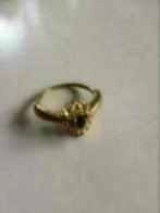 Goudkleurige ring met zwart strass steentje, Sieraden, Tassen en Uiterlijk, Ringen, Nieuw, Ophalen of Verzenden, Dame, Goud