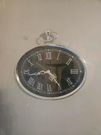 Ovale Wandklok in Zakhorloge Stijl, Huis en Inrichting, Ophalen of Verzenden, Gebruikt, Analoog, Wandklok