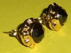 Gouden oorstekers met granaat steen 14 karaat goud., Goud, Met edelsteen, Verzenden, Oorbellen