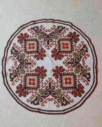 Retro vintage tafelkleed geborduurd rond jaren 60 100/100