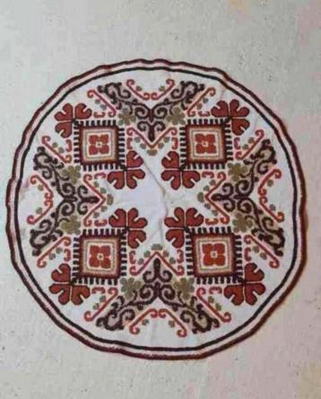 Retro vintage tafelkleed geborduurd rond jaren 60 100/100 beschikbaar voor biedingen