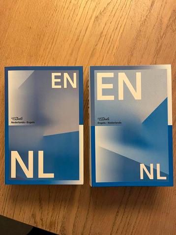 2 Van Dale Woordenboeken - NL-Engels en Engels-NL beschikbaar voor biedingen