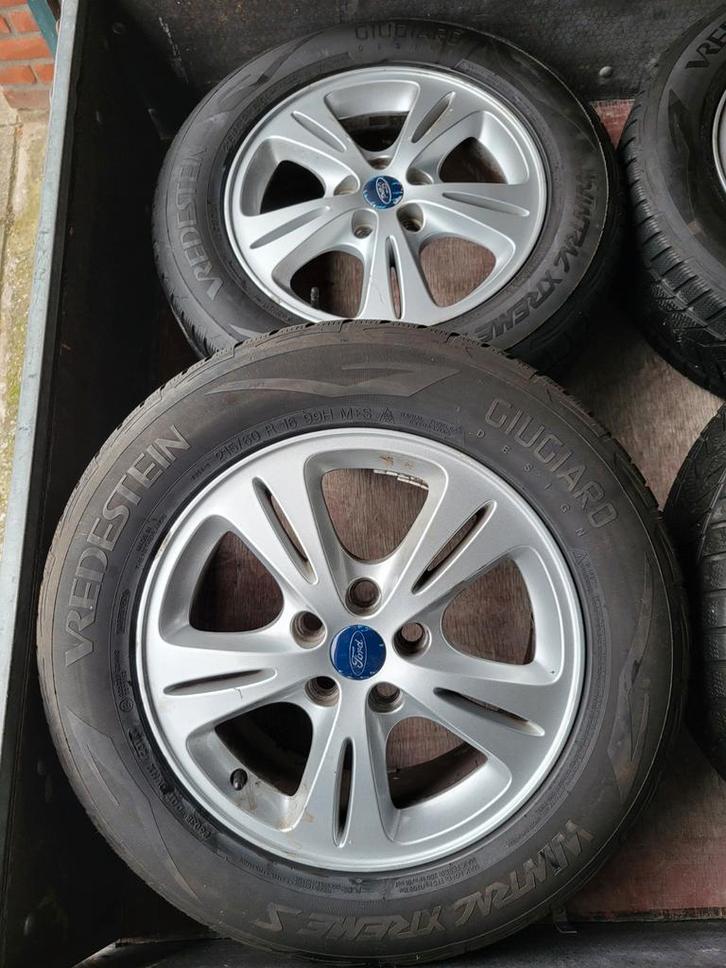 Winterbanden met Lichtmetalen Velgen 215/60 R16, Auto-onderdelen, Banden en Velgen, Banden en Velgen, Winterbanden, 16 inch, 215 mm