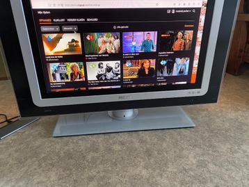 Cineos Philips 32PF9830/10 lcd flat tv met ambilight 32 inch beschikbaar voor biedingen