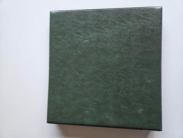 2 grote ansichtkaarten albums beschikbaar voor biedingen