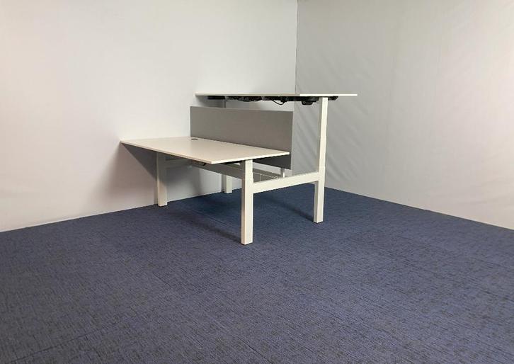 4x Bench zit/sta bureau Ahrend Balance (elektrisch), 160x170, Huis en Inrichting, Bureaus, Gebruikt, Stabureau, Elektrisch, In hoogte verstelbaar