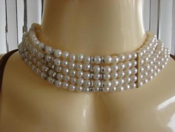 Choker pareltjes. beschikbaar voor biedingen