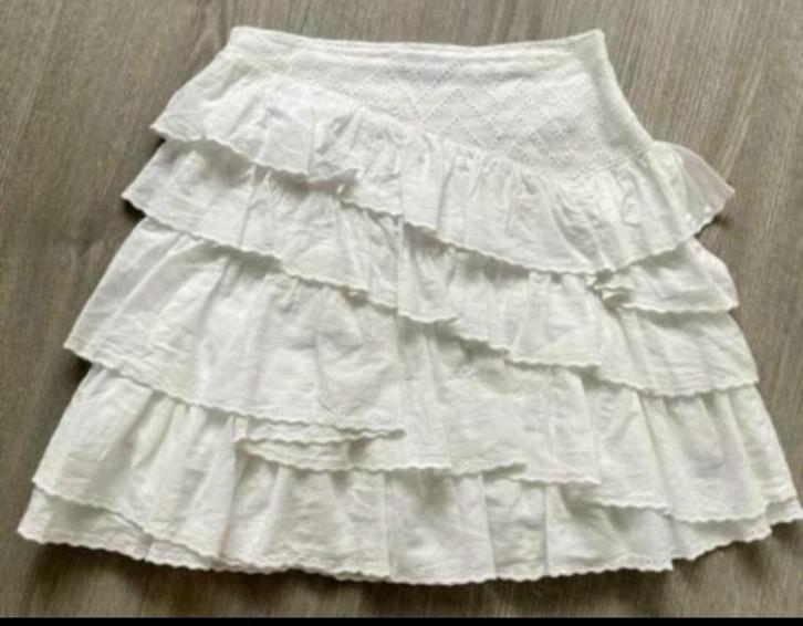 NIKKIE Lief wit broderie rokje , maatje 34, Kleding | Dames, Rokken, Zo goed als nieuw, Maat 34 (XS) of kleiner, Wit, Boven de knie