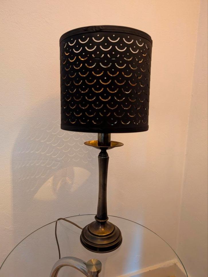 Vintage messing schemerlamp met moderne zwarte ikea Nymo kap, Huis en Inrichting, Lampen | Tafellampen, Gebruikt, Minder dan 50 cm