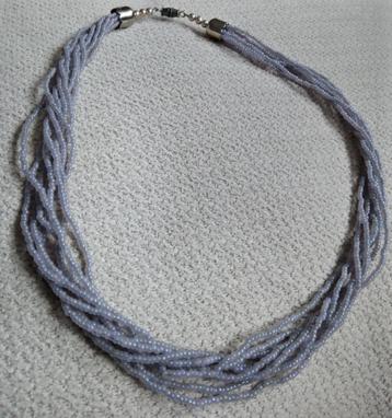 Vintage Lila Ketting Jaren 60 beschikbaar voor biedingen