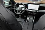 Volkswagen Passat Variant 1.5 eHybrid R-Line Edition Panoram, Zwart, 4 cilinders, 1758 kg, Adaptive Cruise Control