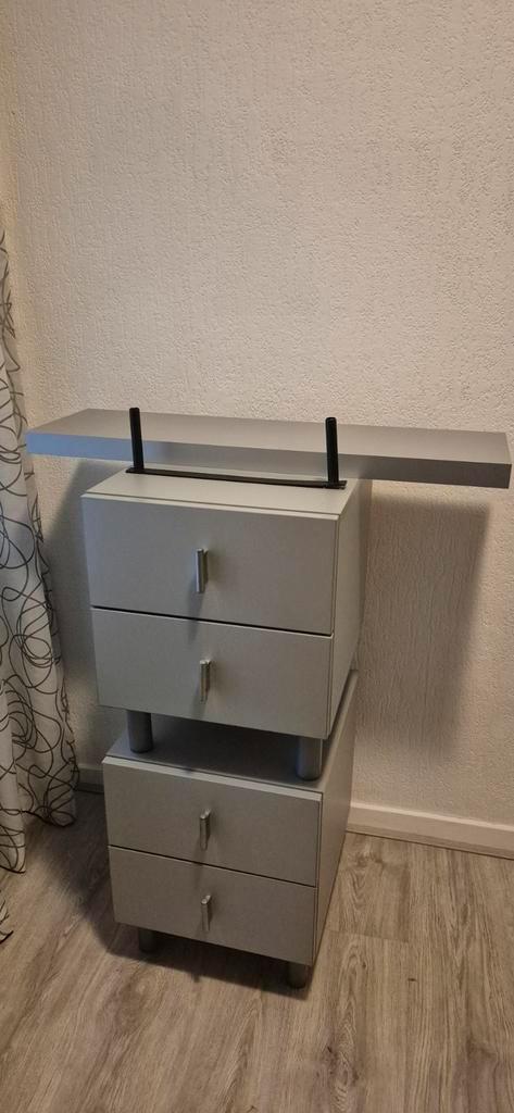 Nachtkastjes zwevende plank, Huis en Inrichting, Slaapkamer | Nachtkastjes, Zo goed als nieuw, Minder dan 55 cm, Minder dan 45 cm