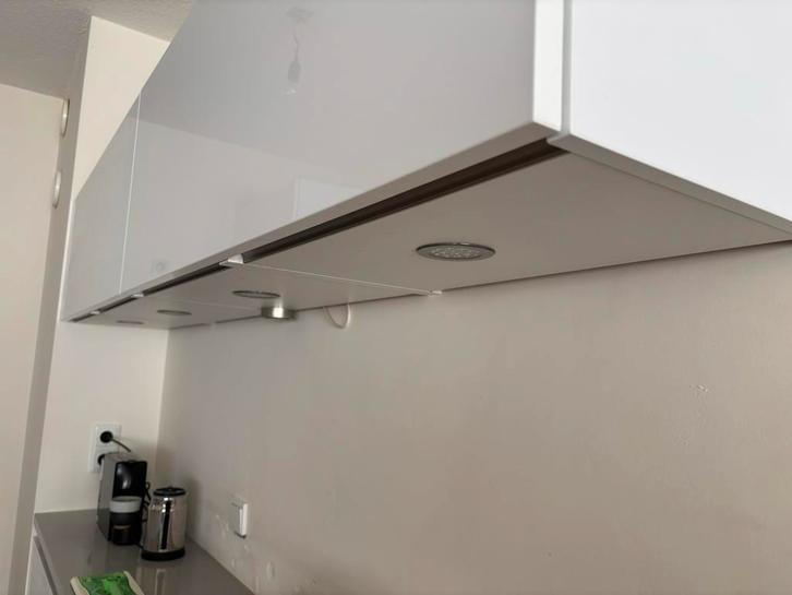 Hoogglans Bovenkasten met Verlichting - Zo Goed Als Nieuw!, Huis en Inrichting, Keuken | Keukenelementen, Zo goed als nieuw, Minder dan 100 cm