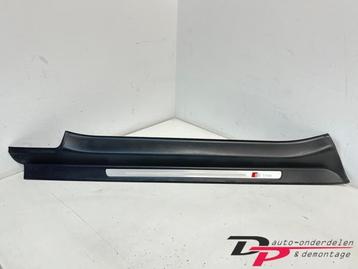 Afdeklijst dorpel links van een Audi TT beschikbaar voor biedingen