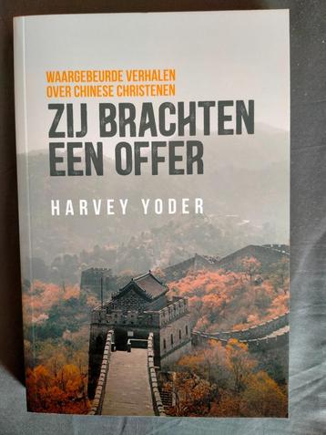 Boek Zij brachten een offer, Harvey Yoder beschikbaar voor biedingen