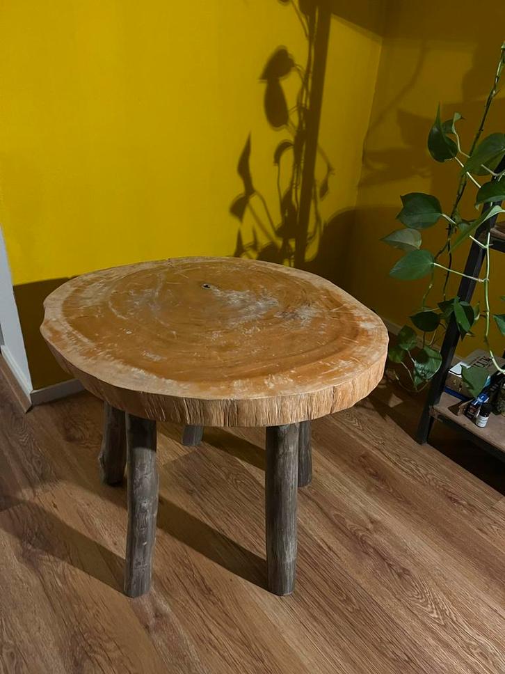 Houten boomschijf (salon)tafeltje - Uniek Design, Huis en Inrichting, Tafels | Bijzettafels, Gebruikt, Rond, 45 tot 60 cm, 55 tot 75 cm