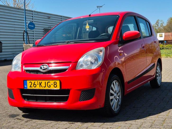 Daihatsu Cuore 1.0 5-Deurs 2009 Rood, Auto's, Daihatsu, Bedrijf, Cuore, Airbags, Airconditioning, Alarm, Boordcomputer, Centrale vergrendeling