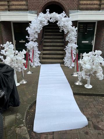Te Koop Decoratieve witte bloemenboog 2 soorten beschikbaar voor biedingen