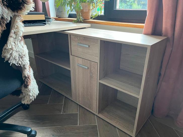 Hoek bureau  met lade en deurtje, Huis en Inrichting, Bureaus, Gebruikt, Bureau, Ophalen